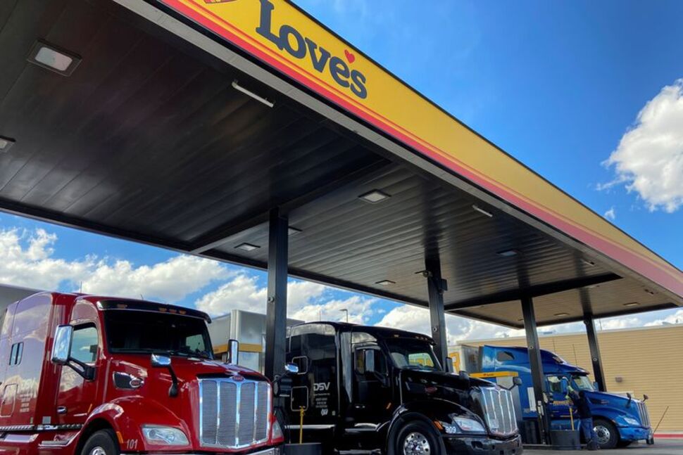 U.S. Trucking Downturn Puts Pressure on Independent Operators -Uber Freight